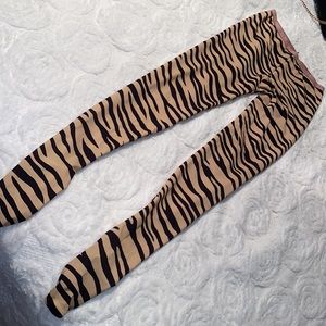 Gucci Women's Yellow And Black Printed Tights